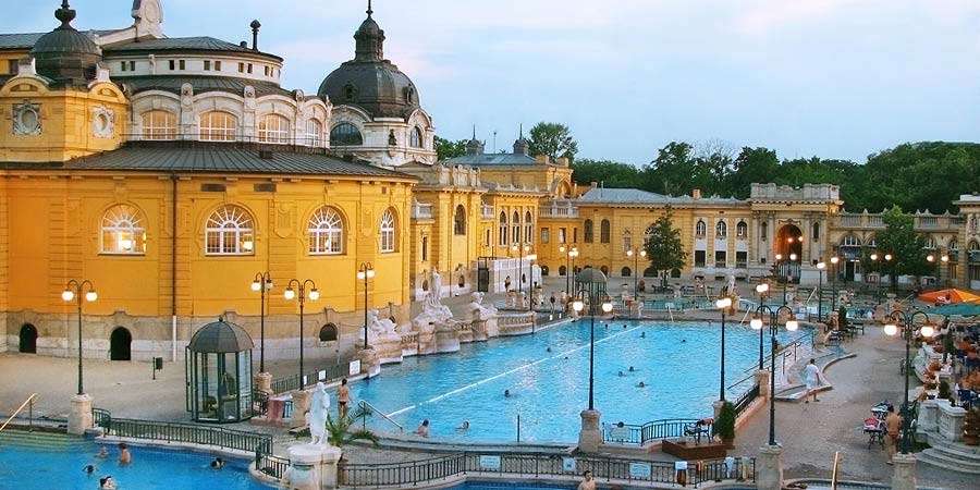 The beautiful pools and baroque buildings of the Széchenyi Thermal Bath in Budapest